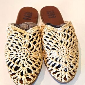 Billabong basket weave slides
